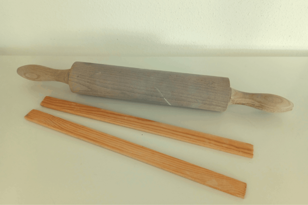 Nudelholz und Holzleisten