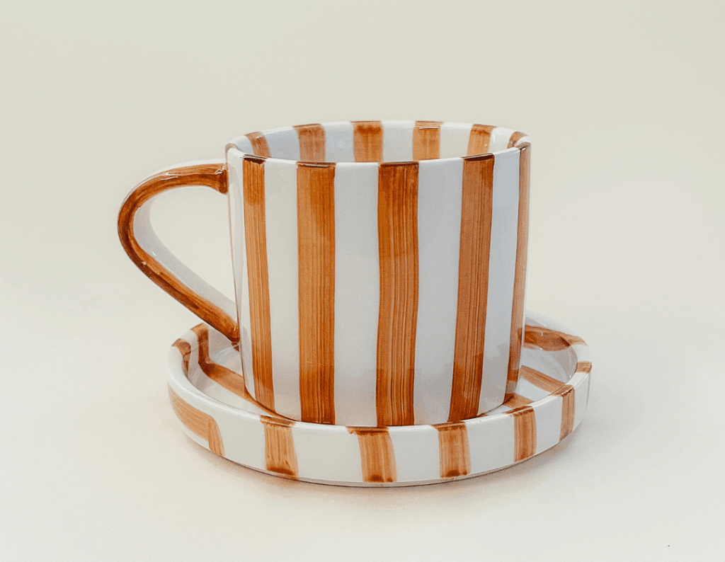 erste getöpferte Tasse