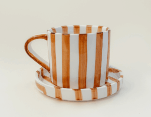 erste getöpferte Tasse